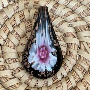 ☀️ Leaf Shaped Murano Glass Pink Floral Pendant Necklace